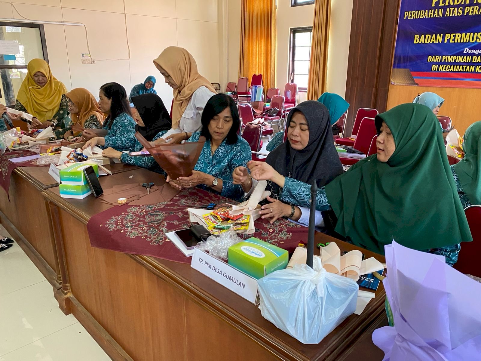 Pelatihan Pembuatan Handbouqet PKK Kecamatan Klaten Tengah
