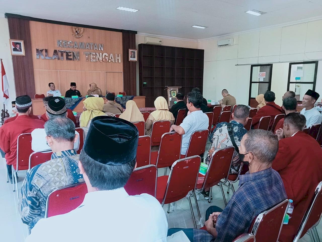 Pemberdayaan PKUB Kecamatan dan Desa/Kelurahan serta Penyerahan SK PKUB