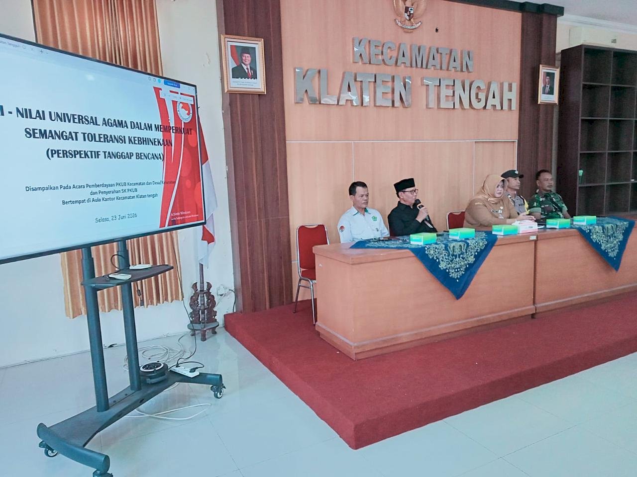 Pemberdayaan PKUB Kecamatan dan Desa/Kelurahan serta Penyerahan SK PKUB